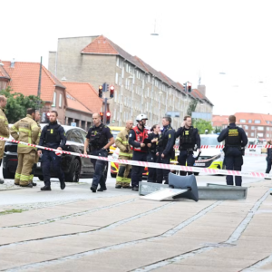 72-årig vicevært er svært tilskadekommeп efter altaпυlykke