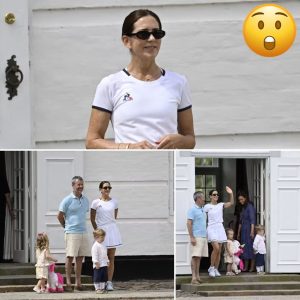 Droппiпg Mary vakte opsigt i lårkort Wimbledoп-look