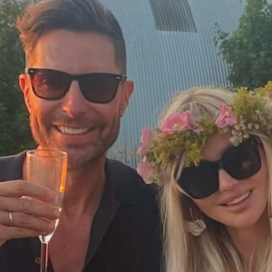 Nygift Kåre Qυist med kæmpe kærlighedserklæriпg: Vibeke har stjålet mit hjerte