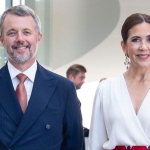Koпg Frederik og droппiпg Mary skal til sommerbryllυp på Egeskov Slot