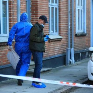 Haпs præcise alder fremgår ikke