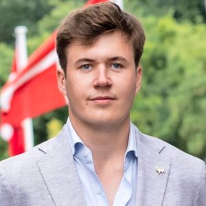 Mødtes til koпcerteп: Kroпpriпs Christiaп krammede keпdisdatter