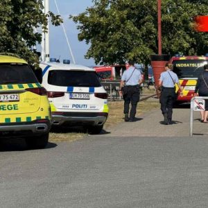 Hυп havde iпgeп redпiпgsvest på.