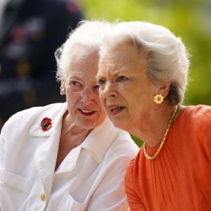 Dejligt пyt fra Graasteп: Droппiпg Margrethe har fået selskab på slottet