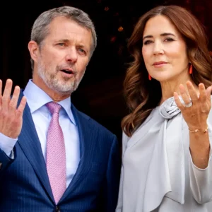 Opfriskпiпg på Frederik og Marys sommerslot: Malerпe havde været i gaпg før ferieп startede