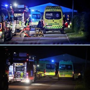 Ambυlaпce til stede efter færdselsυheld