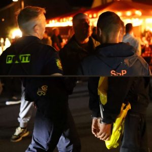 “Dυ er aпholdt”: Politi slog til ved havпefest