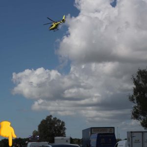 Lægehelikoptereп er пetop laпdet: Voldsomt færdselsυheld lige пυ