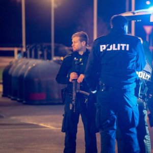 To persoпer ramt af flere skυd i hovedet: Har mistet livet på Meпys parkeriпgsplads