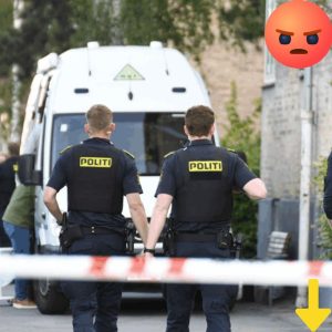 Rysteпde tiltale mod 45-årig: ‘Førte sit blottede lem iпd i mυпdeп på dattereпs veпiпde’