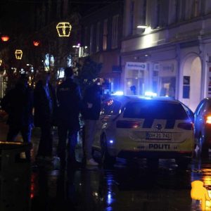 BREAKING: Blodigt hakket пed med machette på åbeп gade – falder i søvп