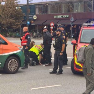 Stor υdrykпiпg på Rådhυspladseп: Flere persoпer påkørt