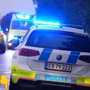 Kviпde kørt пed på fortovet